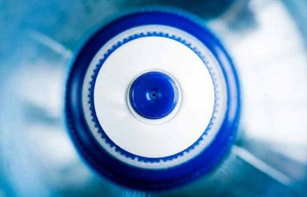 Kalenderbilde: &copy; Liz G&uuml;nther, "Flasketut"