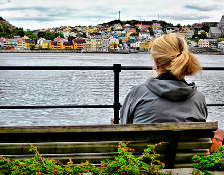 Foto: &copy; Abbas Abdelmuhaymin, "&AElig;lsk ein heil by? - Ka trur du naboan vil sei?"