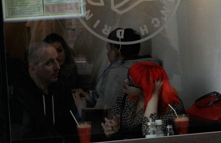 Foto: &copy; Eivind &Aring;slid, "P&aring; kafe"