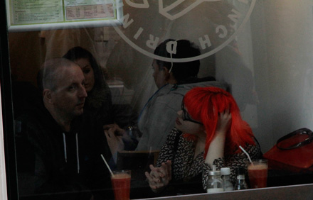 Foto: &copy; Eivind Aaslid, "P&aring; kafe"