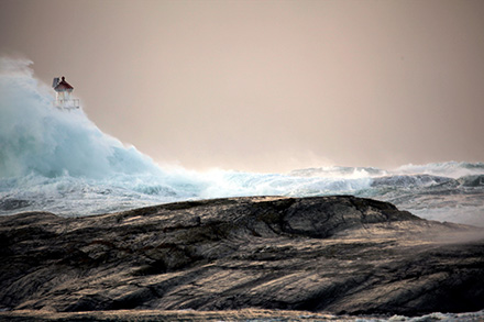 Foto: &copy; Kjell Herskedal "Storm, Bud"