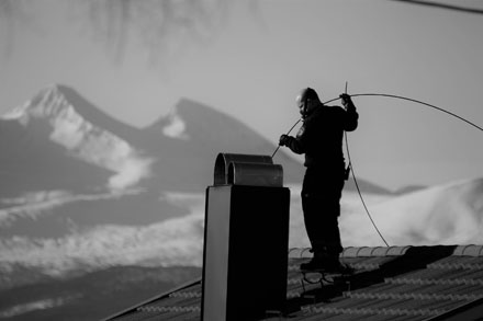 Foto: &copy; Kjell Herskedal, "Svart arbeid, hvite dr&oslash;mmer"