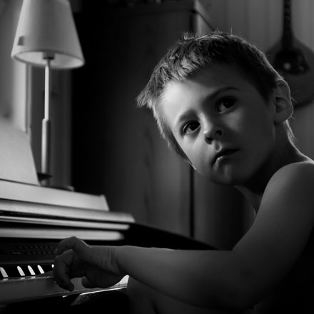 Foto: &copy; Leif Erling Aasan, "Er jeg flink, mamma?"