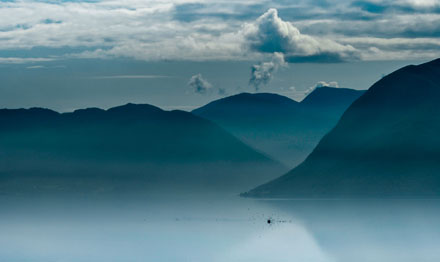 Foto: &copy; Leif Erling Aasan, "Fiskelykke i bl&aring;timen"