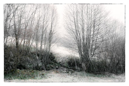 Foto: &copy; Leif Erling Aasan, "Regn som g&aring;r over til sn&oslash;"