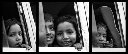 Foto: &copy; Leif Erling Aasan, "Skolebuss Kathmandu"