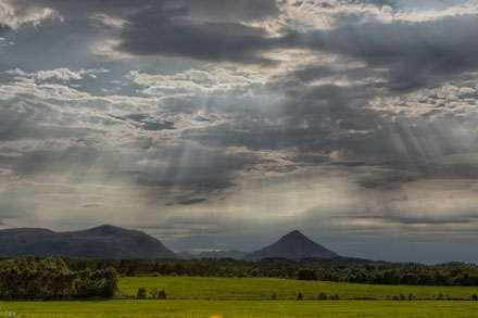 Foto: &copy; Tor Erling Vassrusten, "Aftensol, Fr&aelig;na"