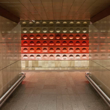 Foto: &copy; Tore Lange, "Fargeglad stasjon" 